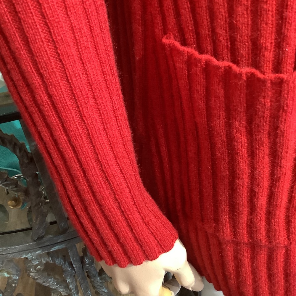 BARCELINO. Gorgeous red 100% cashmere cardigan. FRONT POCKETS. RIBBED CASHMERE - Picture 5 of 8